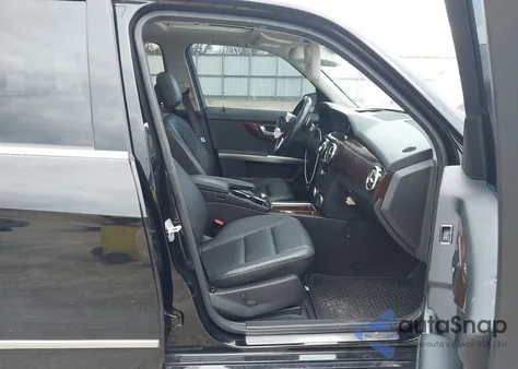 2015 Mercedes-Benz Glk 350 4Matic z USA, uszkodzony, nr VIN WDCGG8JB7FG356254